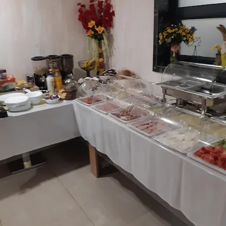 Boutique 5 - Free Parking - Free Breakfast - Free Internet - Evse