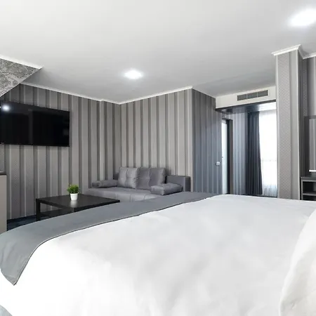 Boutique 5 - Free Parking - Free Breakfast - Free Internet - Evse