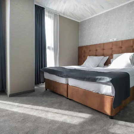 Boutique 5 - Free Parking - Free Breakfast - Free Internet - Evse Хотел